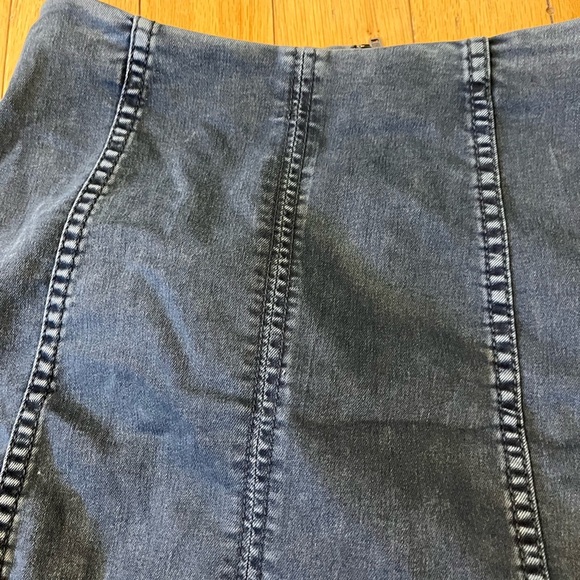 Free People Denim Mini Skirt Size 6 - Picture 2 of 5